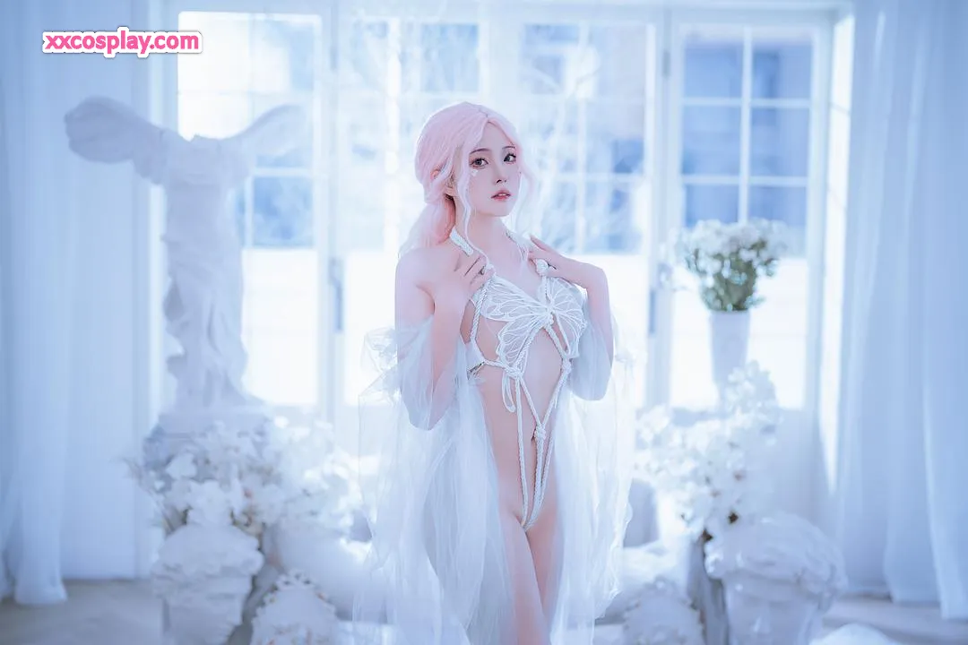 Natsuko夏夏子 - White Moth